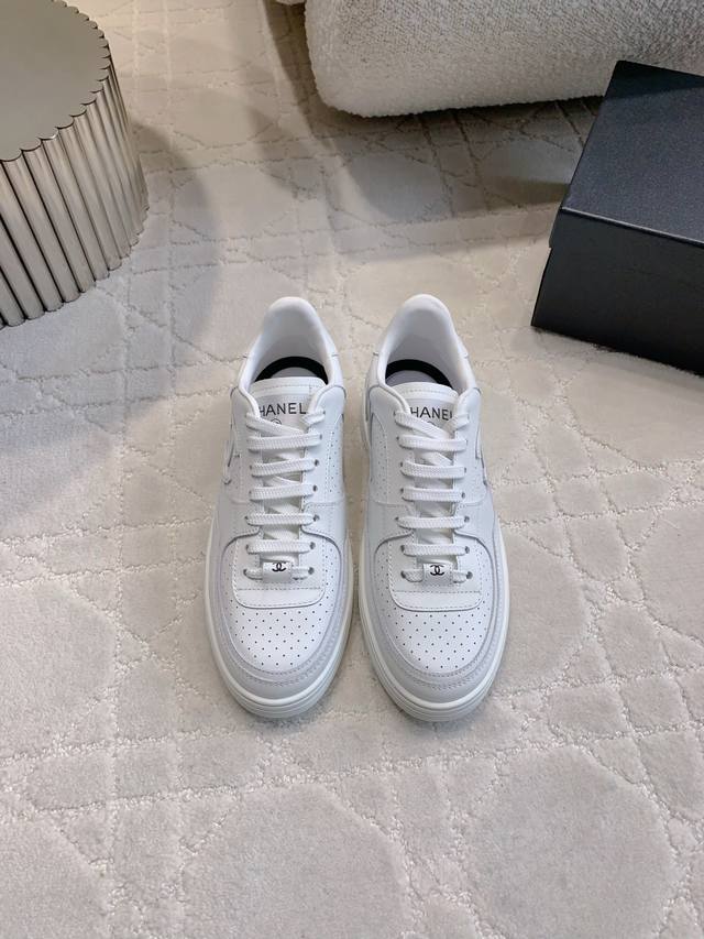 Chane* classic white sneakers, classic black and white, versatile single product