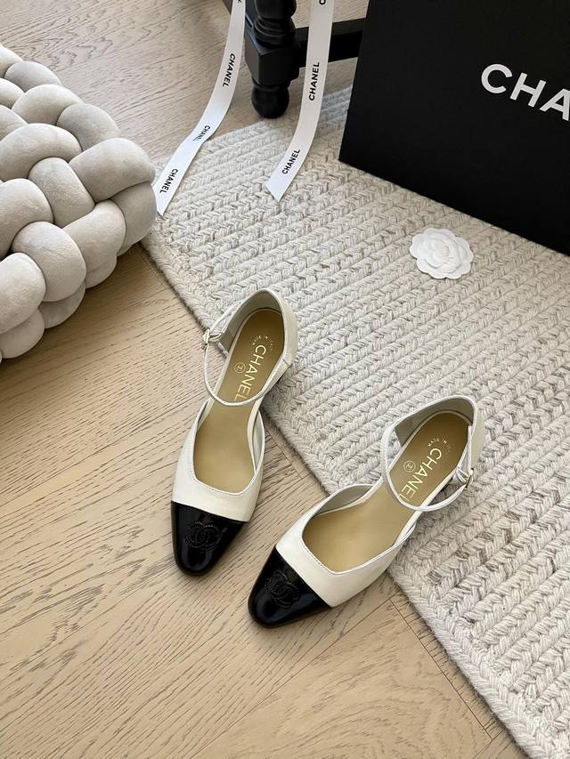 Chanel 25C early spring new block heel shoes! Premium version! This season's hot