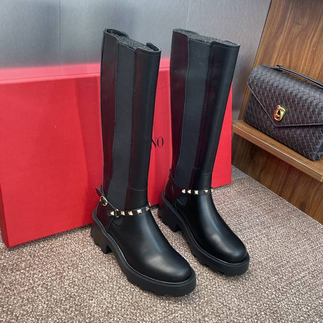 Factory Price P Valentino 2025 Fall/Winter Rivet Collection New Chelsea High-To