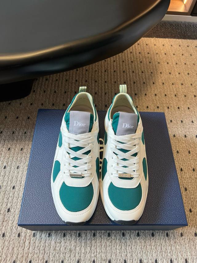 3 colors Dior Dior's latest runway model Mile series couple's casual sports shoe