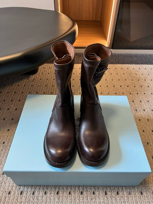 Prad* Prada 25Ss Autumn/Winter Platform-Sole Knight Boots DDD. These stylish, th