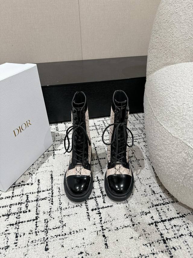 Shopping-level Dior 25 new autumn and winter embroidered mid-calf boots Upgrade