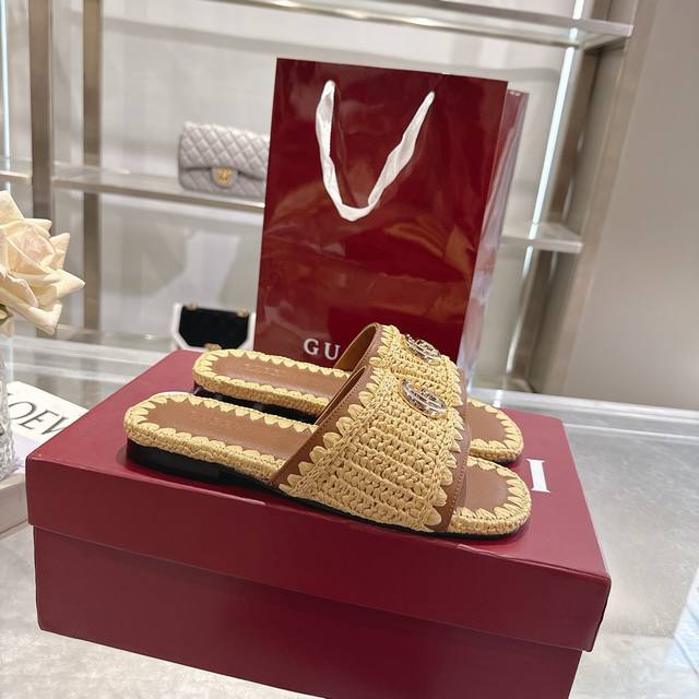 Raffia Crochet Fabric Signature Double G Women's Slides These slides are expert