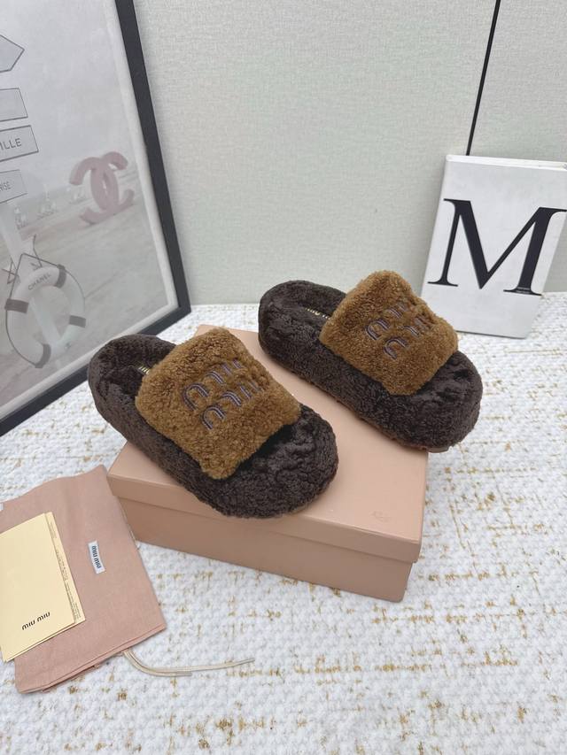 Factory High Edition Miu Miu 25Wf New Fall Lettering Thick-Sole Furry Slippers