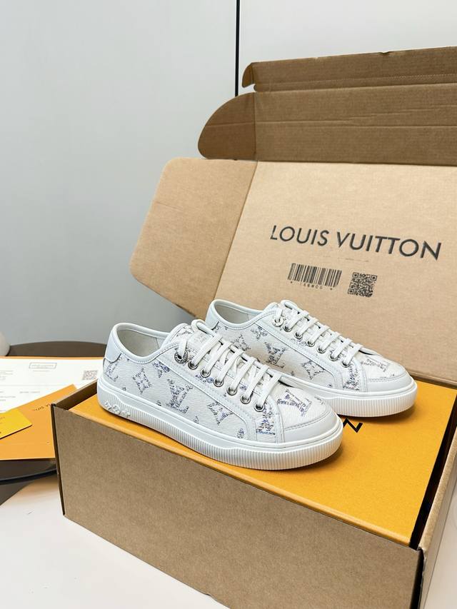 Premium edition, packaged in the official website's synced box. Lv Donkey's 25th