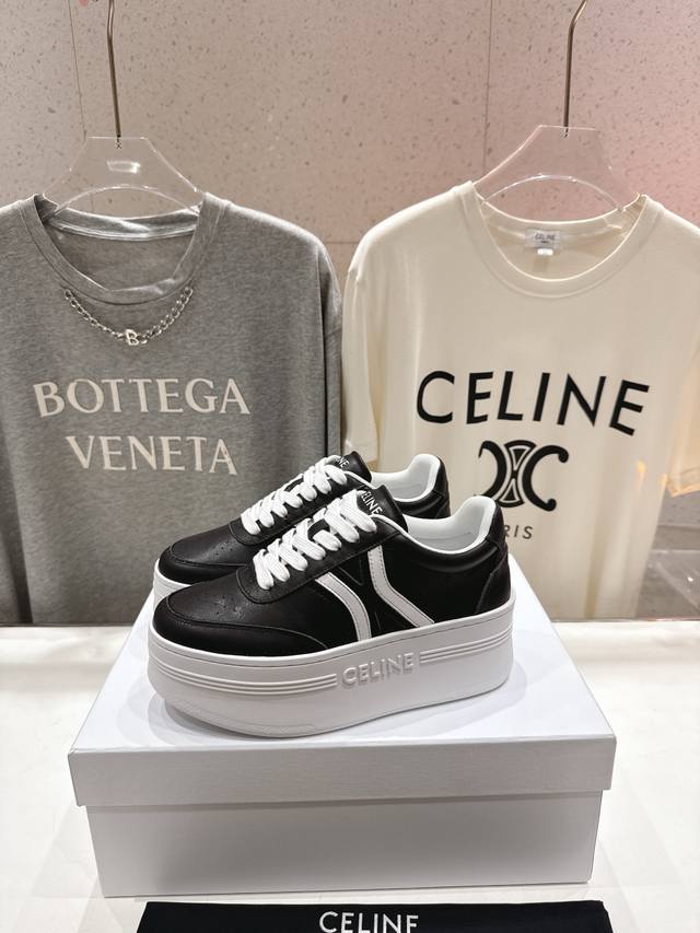 Top quality Celine new logo lace-up casual sneakers Perforated calfskin upper Or