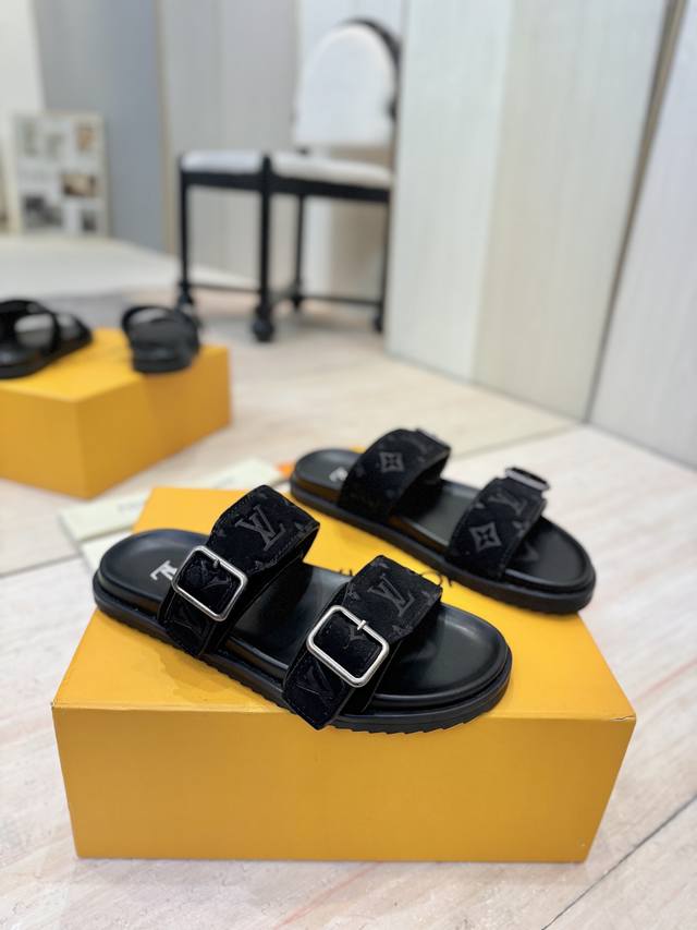 Female and Male 310 Lv Louis Vuitton 25 2025 Spring and Summer New Arrival Top E