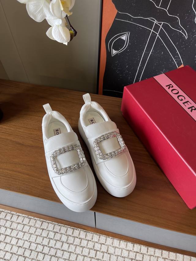Top quality diamond buckle Roger Viv** thick-soled sports loafers with sheepskin