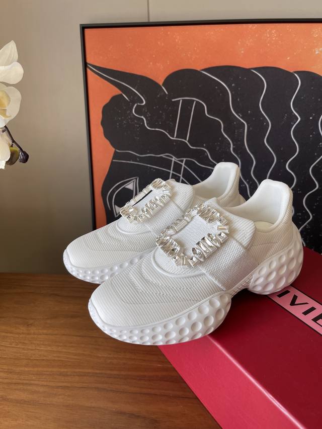 Top quality Roger Viv** honeycomb sole sneakers with textile surface, sheep lini