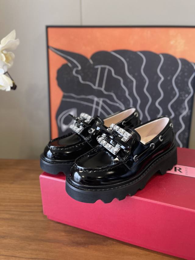 Top quality Roger Viv**25Fw new loafers with open edge beaded surface and sheeps
