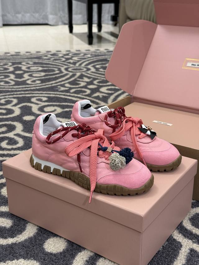 Top quality Miu Miu cherry blossom pink sneakers Pink tire shoes are right in my