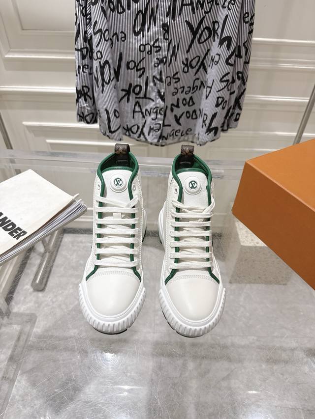 Factory Lvsquad Shopping-level classic couple's lace-up high-top sneakers T. Th