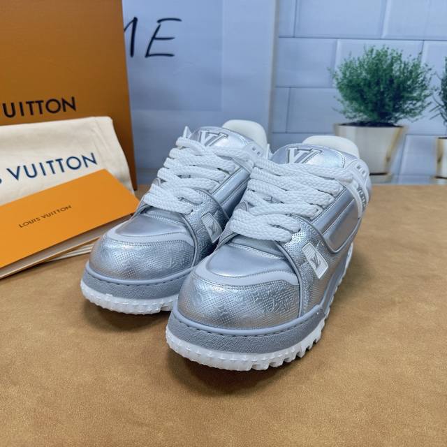 Upgraded flats, Lv-Louis Vuitton vs. all market versions, couples' runway-fresh