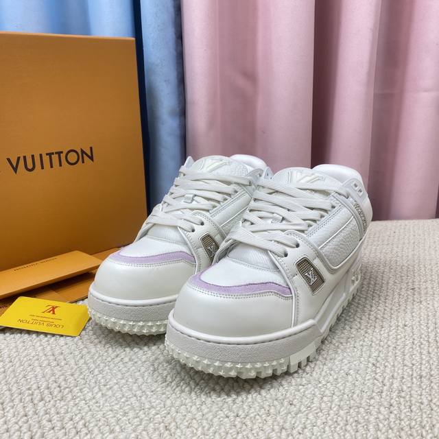 A large selection of new couple's styles in stock! Lv-Trainer Louis Vuitton PK a