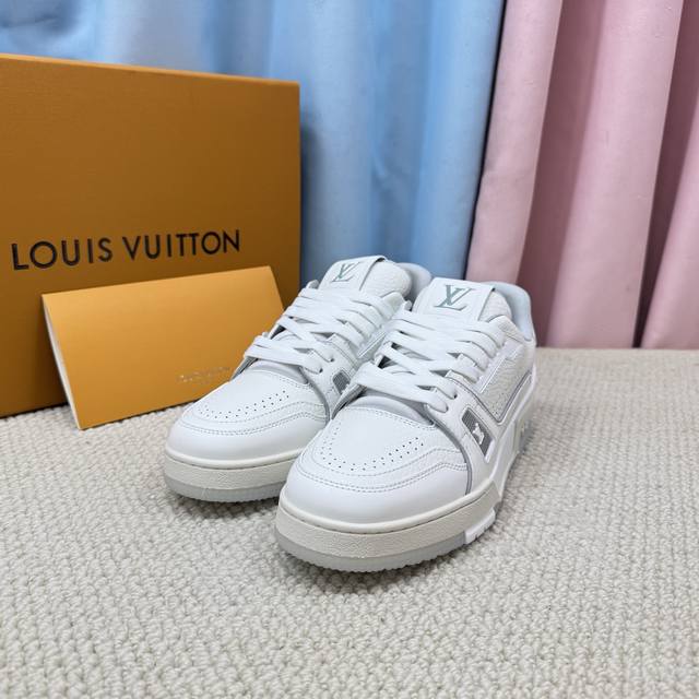 In stock, new couple's Lv-Trainer Louis Vuitton pairs all-match couple's models