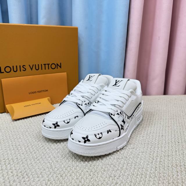 A hot new couple's shoe is now available! DDD's top-of-the-line Lv~Trainer Louis