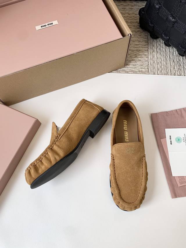 Miumi*25S latest vintage deerskin loafers..High quality goods with airplane boxO
