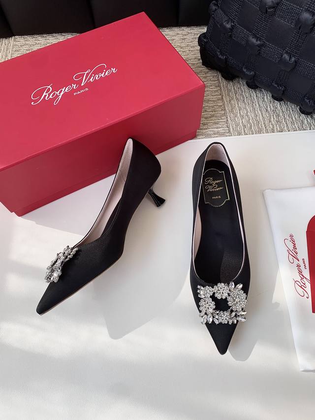 Roger Vivie* RV silk diamond buckle high heels DDD. Good product, quantity and p