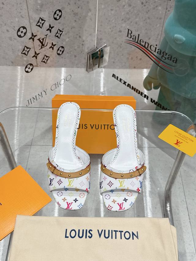 225 LV's early spring new arrivals~LV spring/summer slippers are absolutely stun