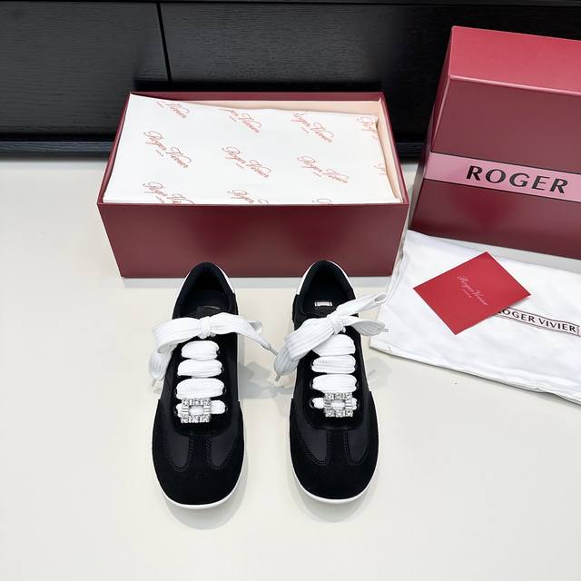 Roger Vivier's new RV diamond buckle Dexter sneakers The new Viv Low sports casu