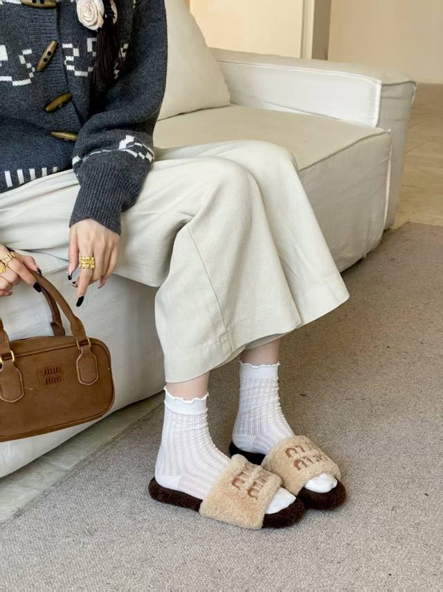 The matching on the feet is absolutely DDD