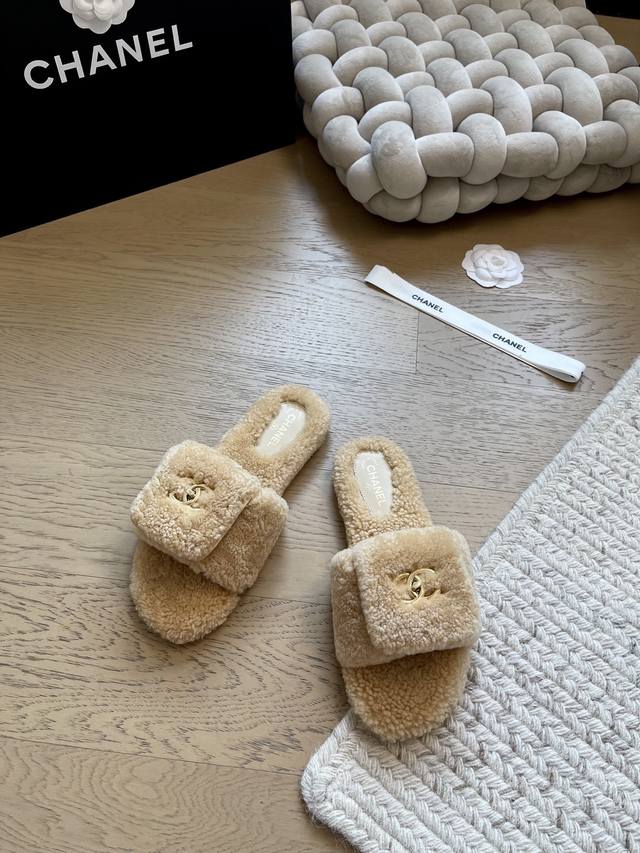 Chanel 25K new autumn and winter backpack buckle slippers! top version! First to