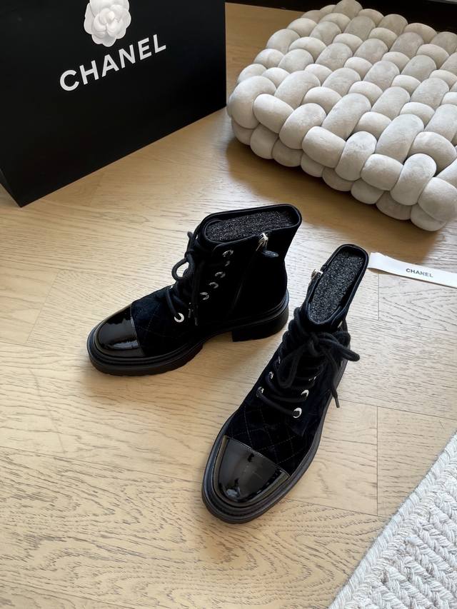 Chanel 25K platform ankle boots for fall and winter! A timeless style! A must-ha