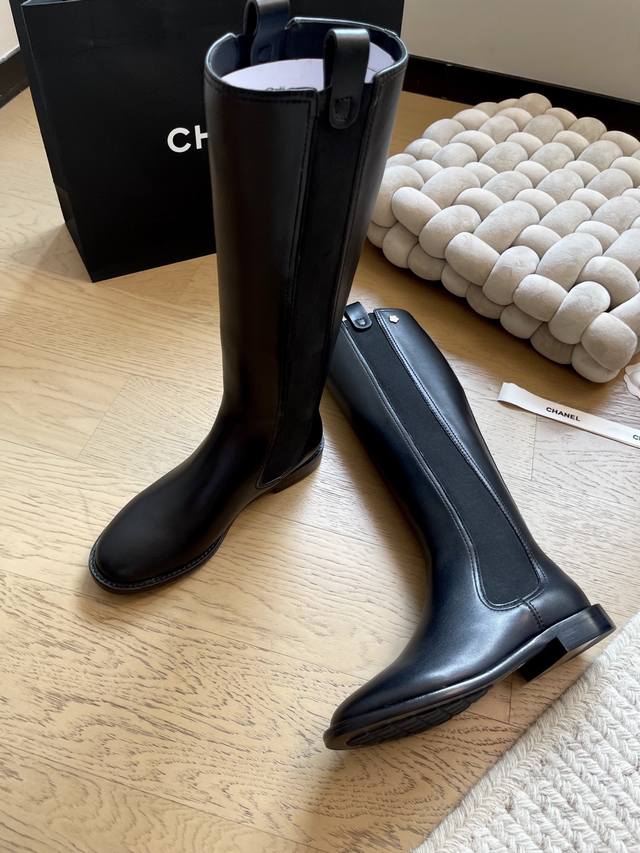 Chanel classic autumn and winter knight boots series! A timeless style! A must-h
