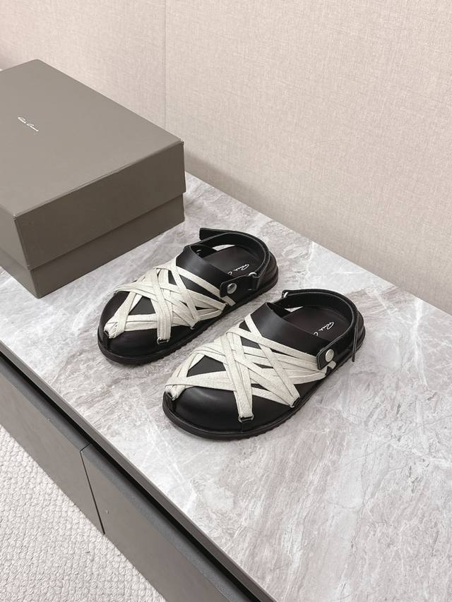 Rickowens Crazy Strappy Couple's Slippers in Suede Black. This year's "King of