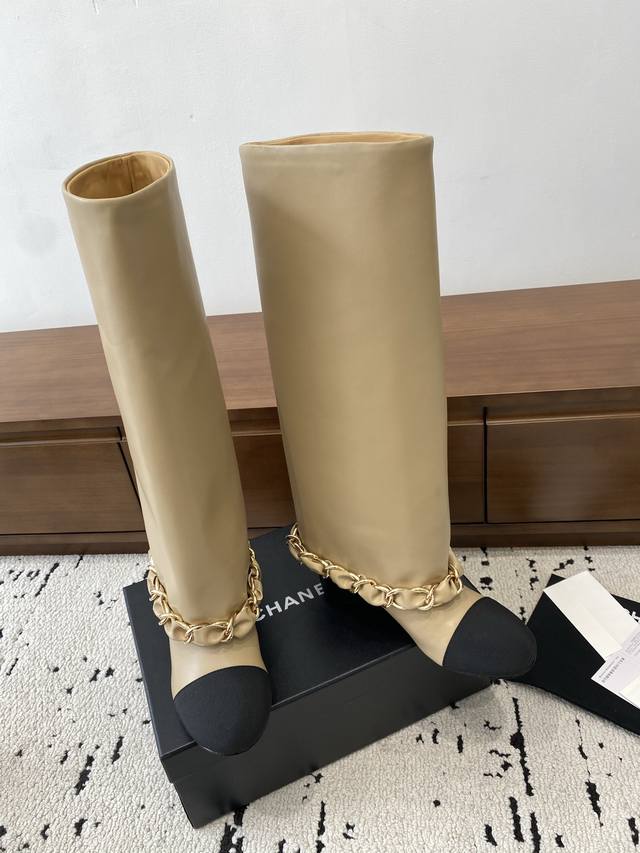 High version Chanel 2025S autumn and winter series thick-soled high short boots,