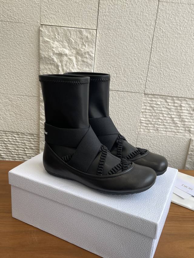 Top Edition: Dior 25Ss New Fall/Winter Ballet Flats with Stretch Socks. New to t