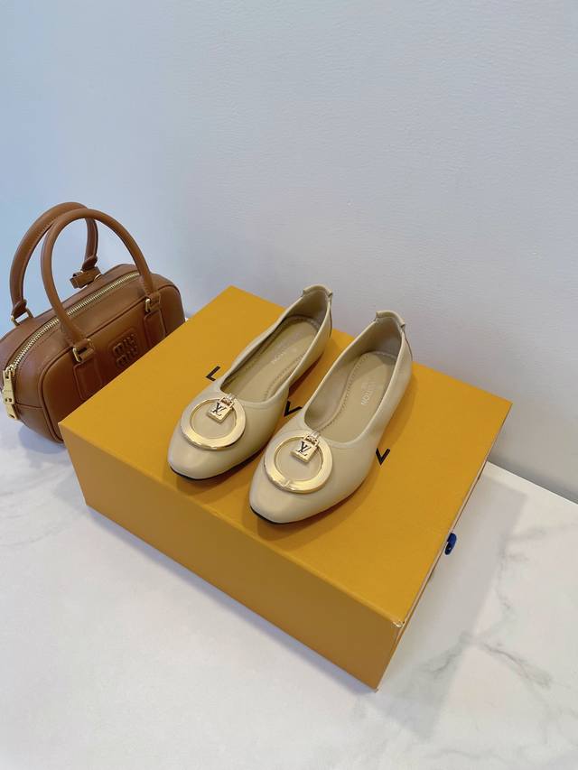 The LV ballet flats that everyone keeps asking about, Mimala DDD, the perfect c