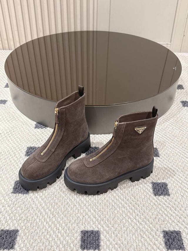 Prada's new 2025 thick-soled 5cm boots are a must-try! DDD, embellished with the