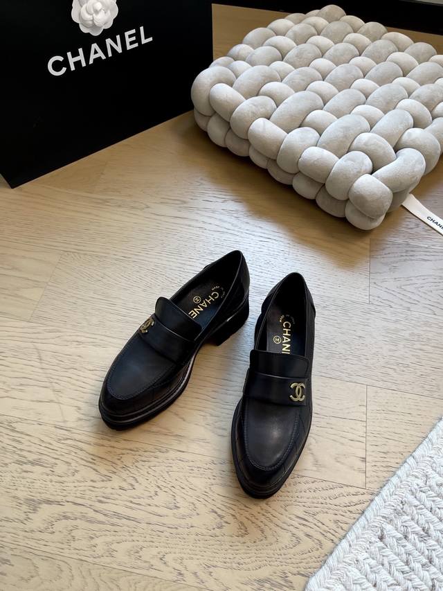 Chanel 25B platform loafers for fall/winter! premium edition! Pre-sale DDD. Cowh
