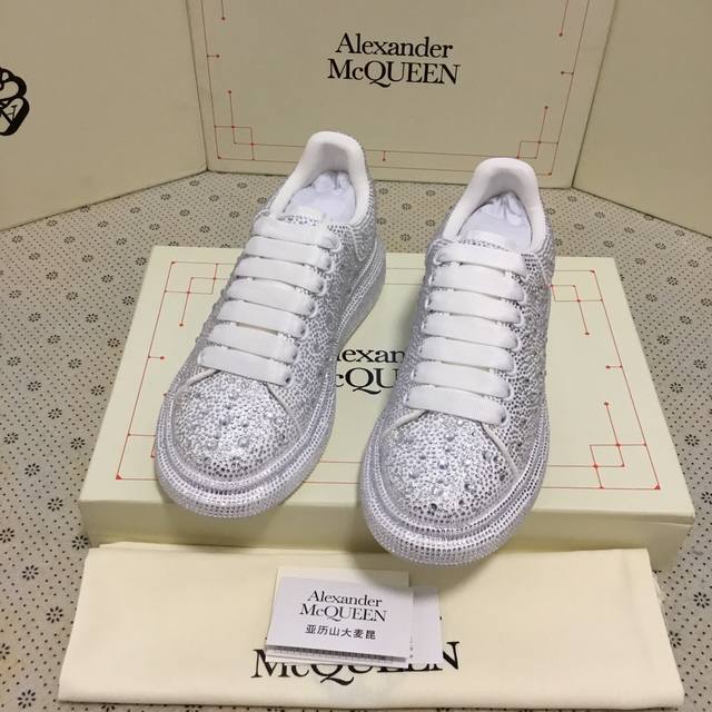 2025Ss McQueen crystal inlaid large and small diamond casual shoes counter origi
