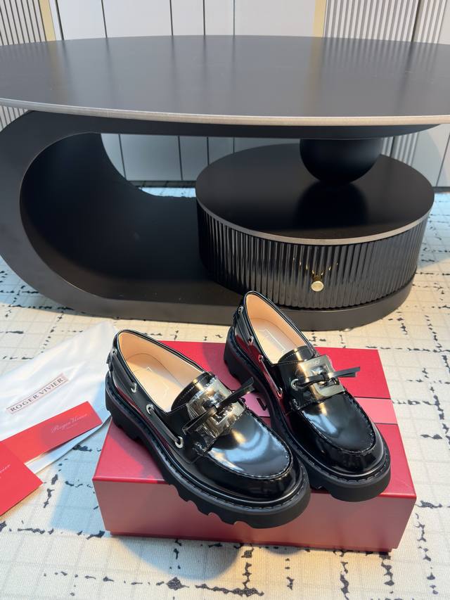 Roger Vivie* New Loafers RV's new loafers feature a retro-modern design inspired