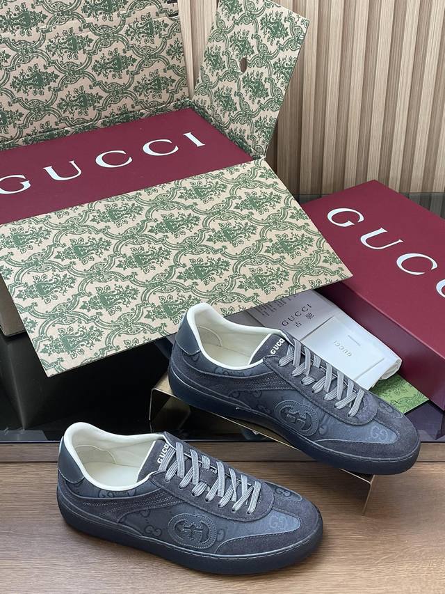 Men's 2025 Early Fall Gucci G75 Interlocking GG Gold Velvet Men's Dexterity Shoe