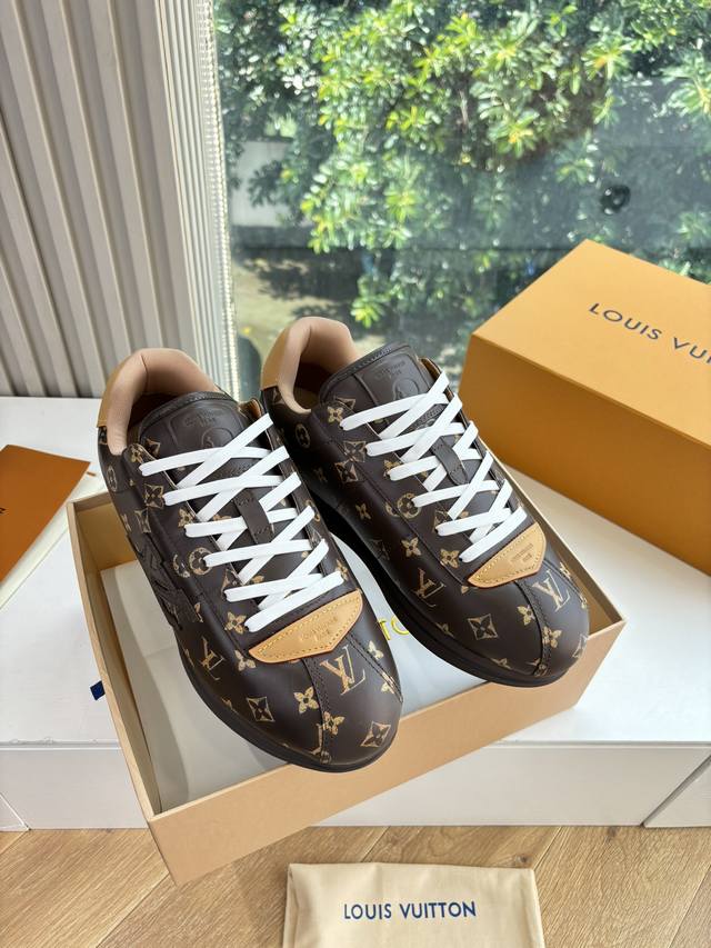 G059 Top quality Lv Louis Vuitton Pharrell joint catwalk style Jigglypuff thick-