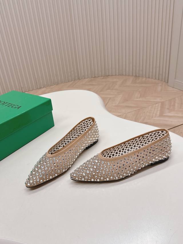 Flat-soled Bv2025 new series Bv Sofia mesh diamond shoes, high-end and comforta