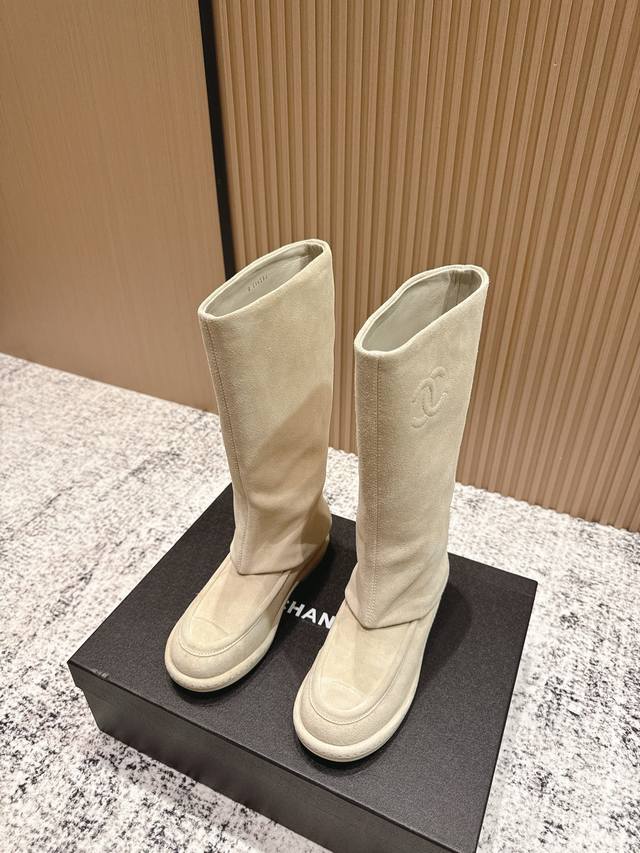 Shopping-level Chanel 25 Autumn/Winter new lettered knight boots are truly a sym