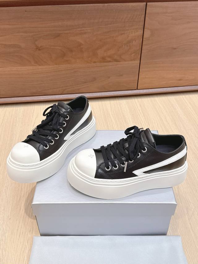 Shopping-grade leather surface New spring and summer cross-shaped big-head thick