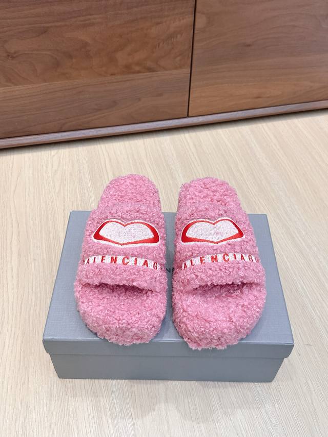 Agent-level Balenciaga ~ New Balenciaga Fur Slippers ___________________________