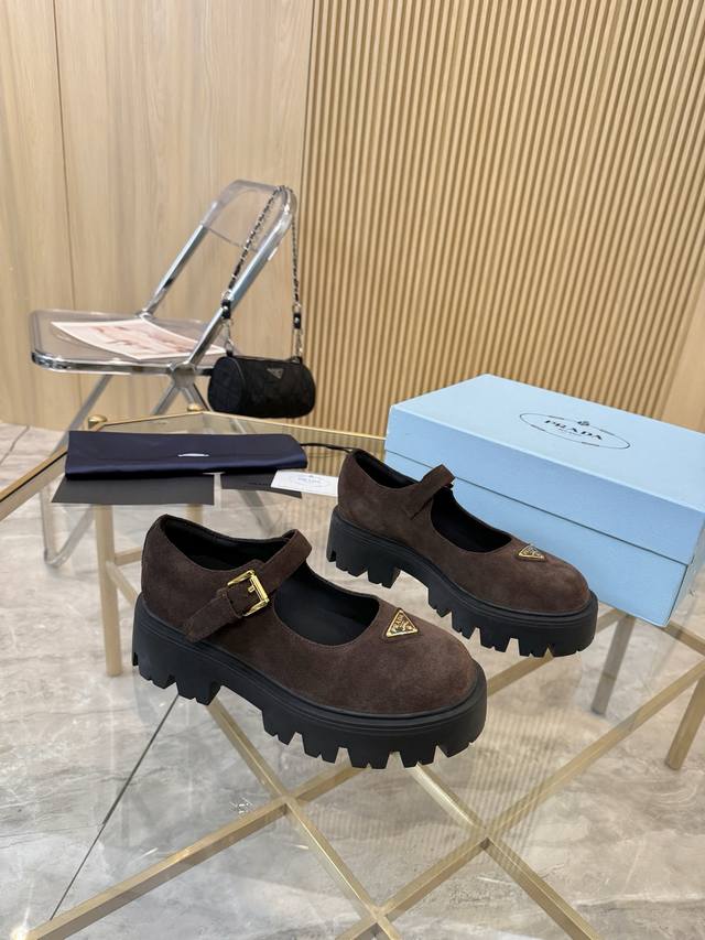 Top-tier suede Prada's new autumn/winter womenswear | Absolutely gorgeous! Brea