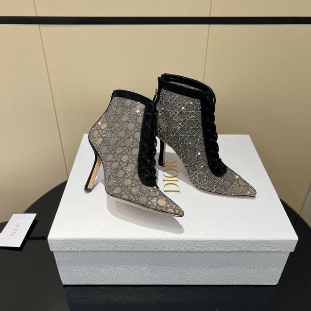 Factory: Exclusive, premium edition Dior* Dior's latest hit boot collection for