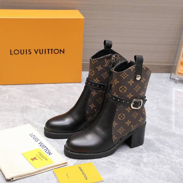 Shopping agent-level! Completely packaged, these Louis Vuitto Silhouette boots