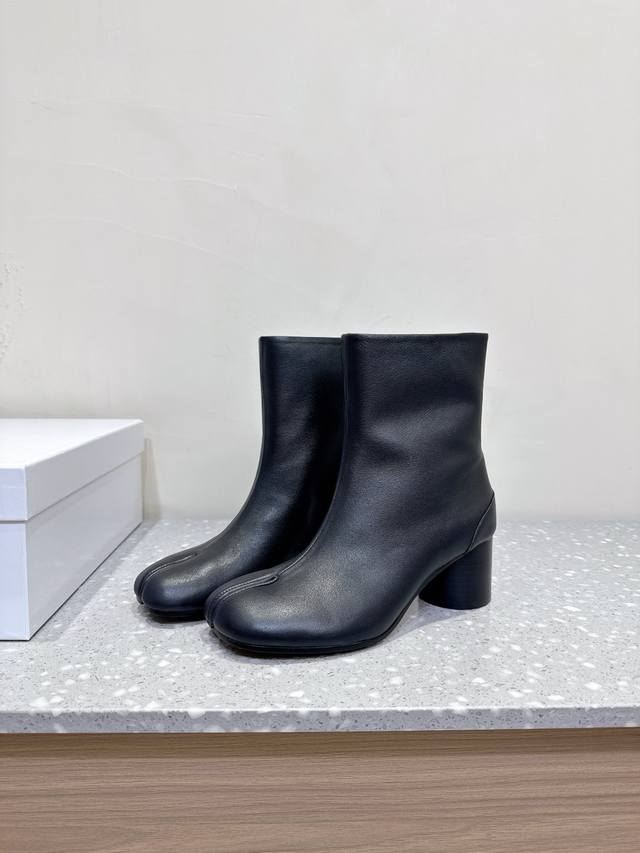 Comes with official website synchronized airplane box packaging Maisonmargiela