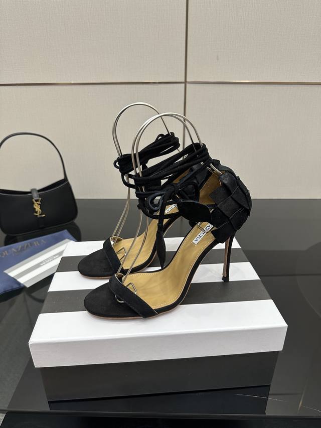Aquazzura's pineapple rhinestone high-heeled sandals are super stylish! Simple y
