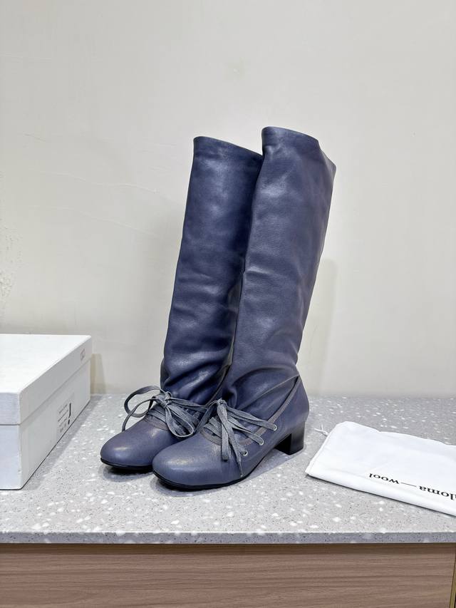 Niche fashion brand 25Ss' new fall/winter block-heeled, round-toed, slip-on boot
