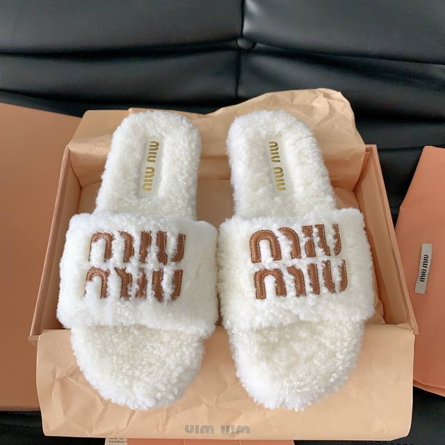 Miu Mi*25 new autumn and winter fur slippers, a new favorite for autumn and wint