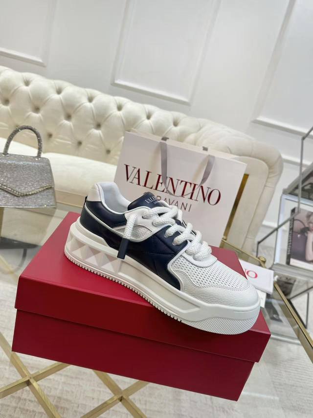 Valentino casual shoes with thick laces, premium version. 1:1 last craftsmanship